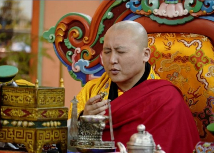 Гандантэгчэнлин хийдийн тэргүүн их хамба Д.Жавзандорж сүсэгтэн олонд ном айлдана