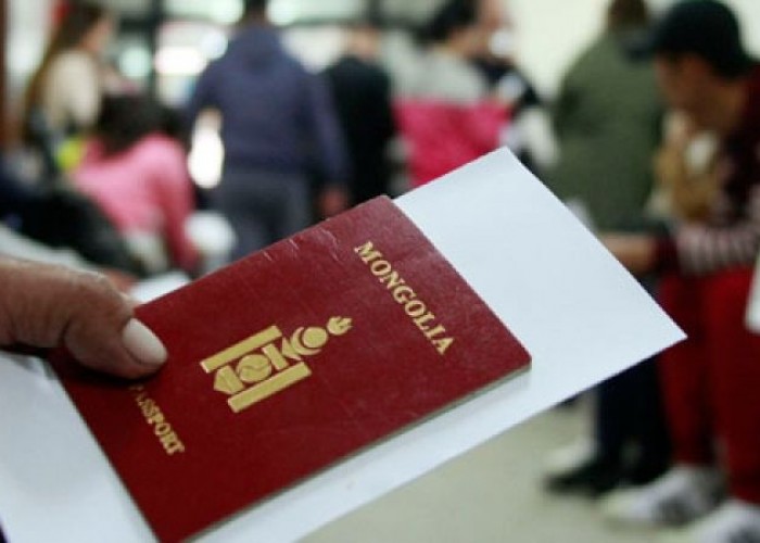 Виз гаргаж өгнө гэж залилсан этгээдэд таван жилийн хорих ял оноолоо