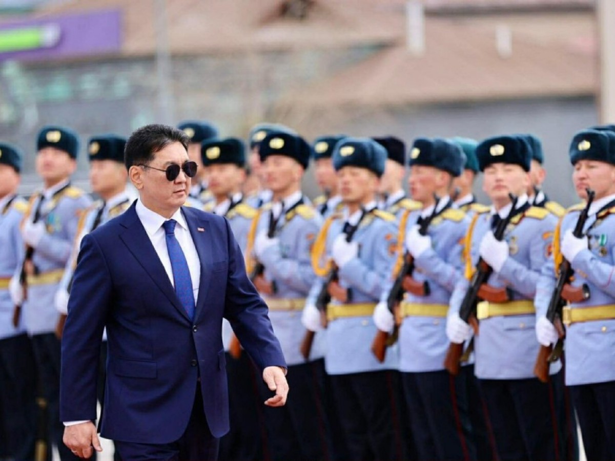 Ерөнхийлөгч У.Хүрэлсүх Налайх дүүрэгт ажиллаж байна