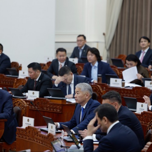 УИХ-ын чуулганы нэгдсэн хуралдаанаар Ерөнхийлөгчийн хуулийн төслийг  56.4 хувиар дэмжлээ