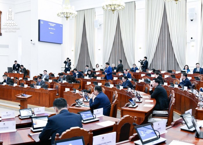 Эрхтэн, эд, эс шилжүүлэн суулгах тухай хуулийн төслийн анхны, Худалдаа, аж үйлдвэрийн танхимын тухай хуулийн төслийн хэлэлцэх, эсэх хэлэлцүүлгийг эхлүүллээ