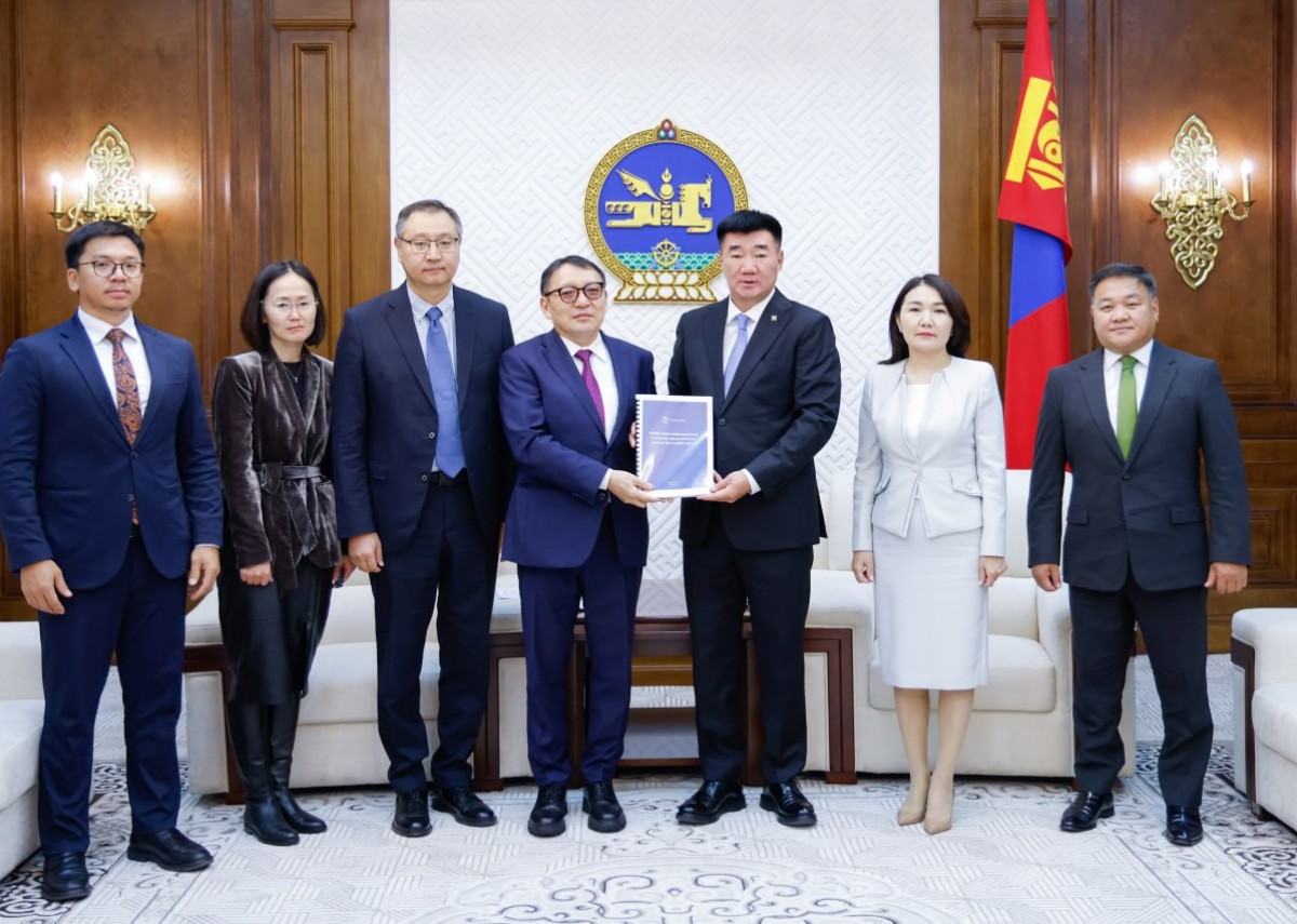 "Төрөөс мөнгөний бодлогын талаар 2027 онд баримтлах үндсэн чиглэл батлах тухай" УИХ-ын тогтоолын төсөл өргөн мэдүүлэв
